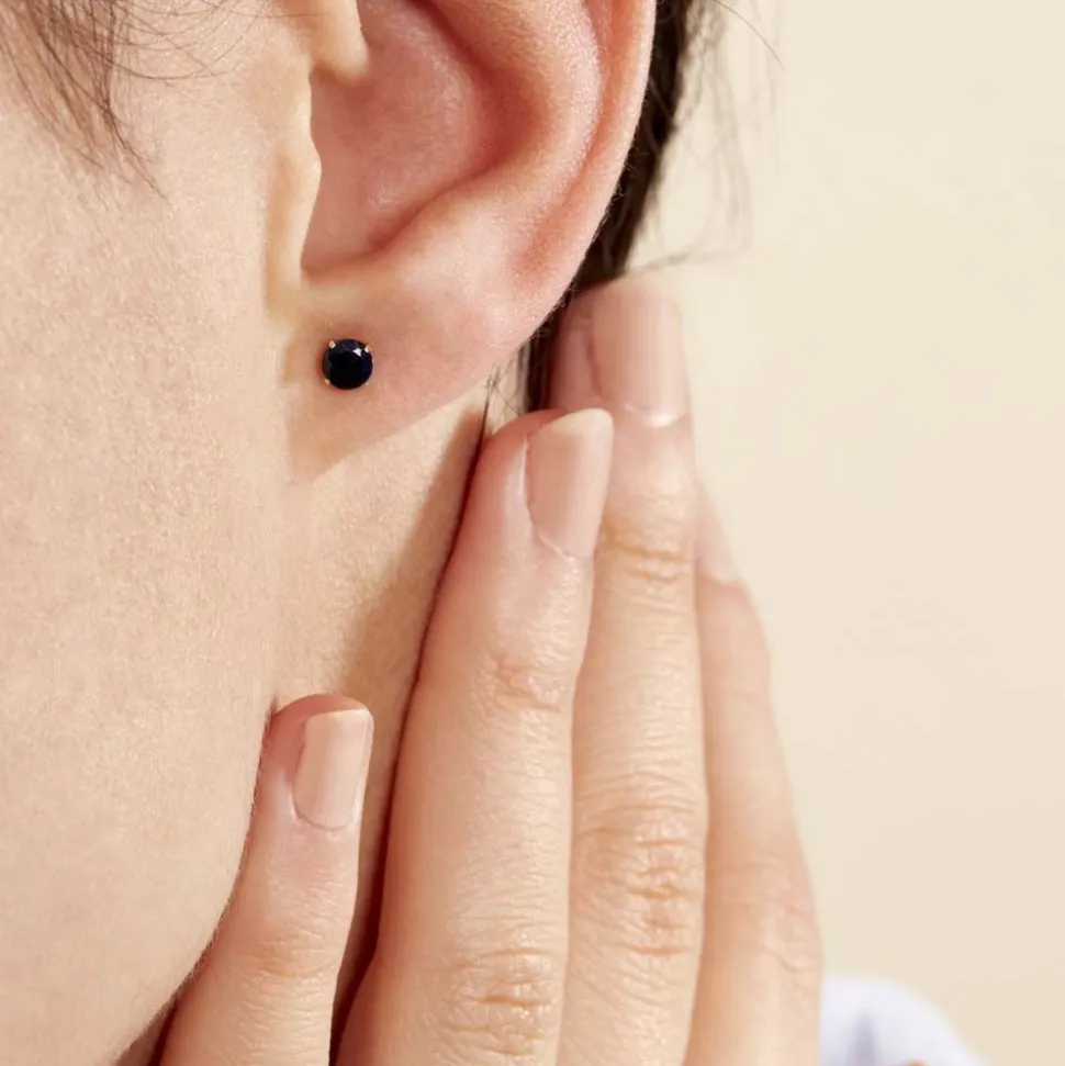 Boucles D'oreilles Puces Elea Serti Griffe Or Jaune Saphir