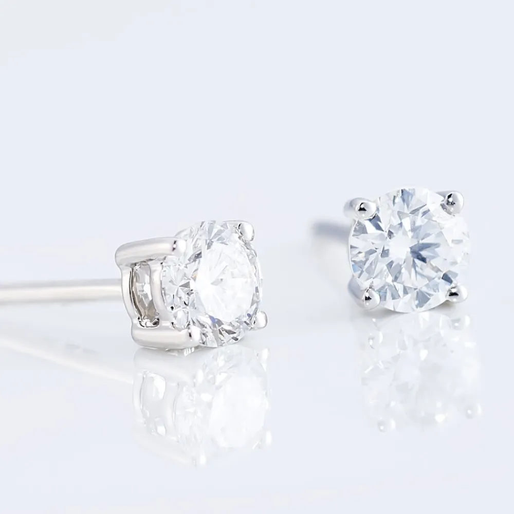 Boucles D'oreilles Puces 4 Griffes Or Blanc Diamant Synthetique|Marc Orian Best