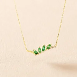 Collier Navette Or Jaune Emeraude Diamant