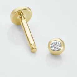 Piercing De Labret Or Jaune Acanta Oxyde De Zirconium